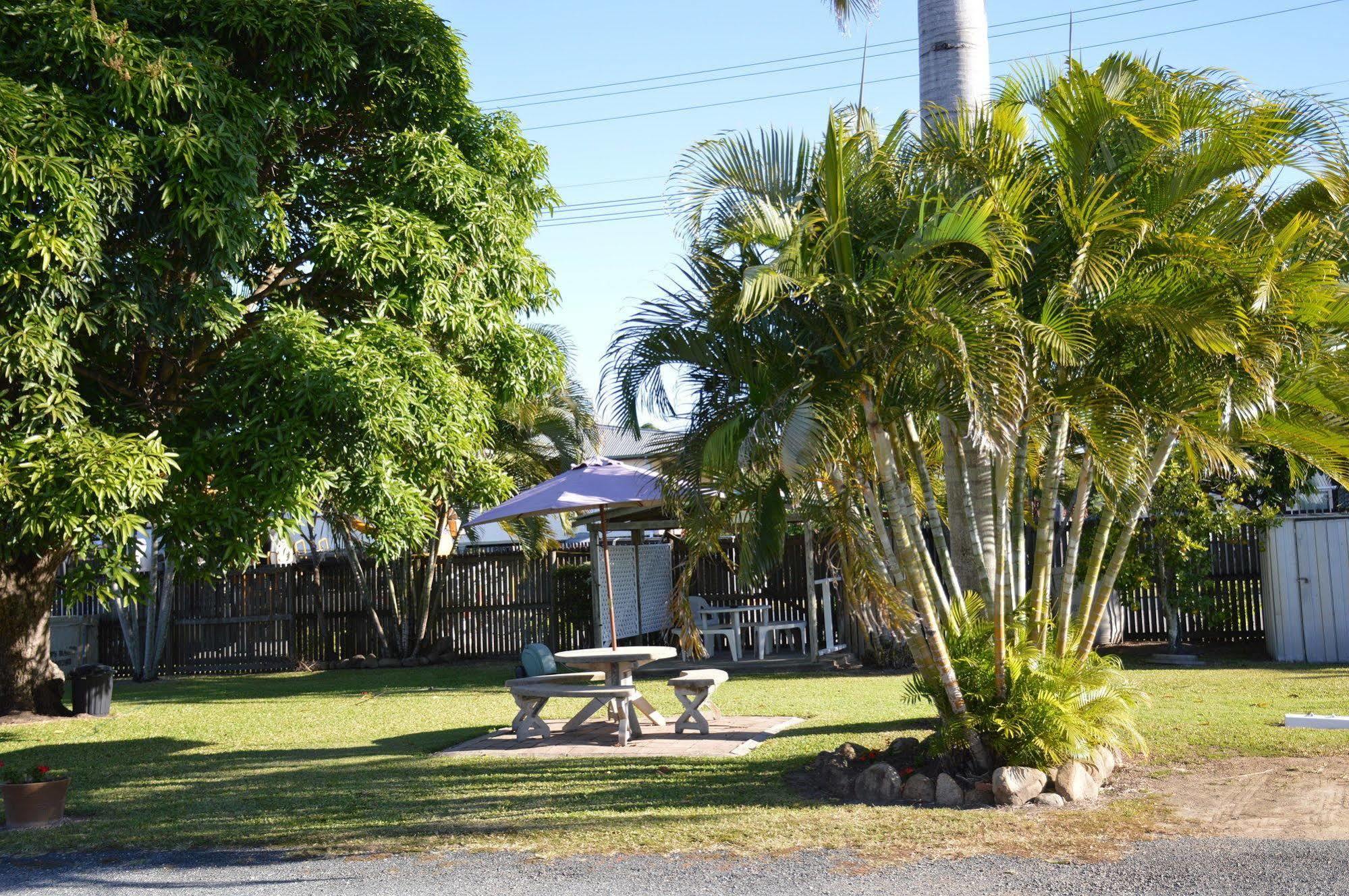 Rover Holiday Units Mackay Esterno foto